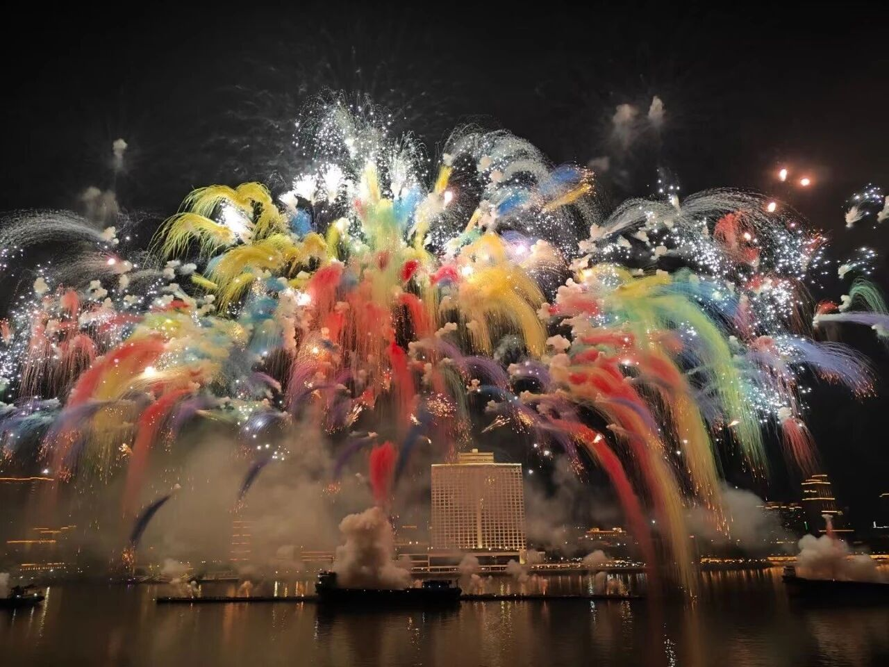 王老吉马年“吉文化”全景:愿万家灯火,皆吉庆有余