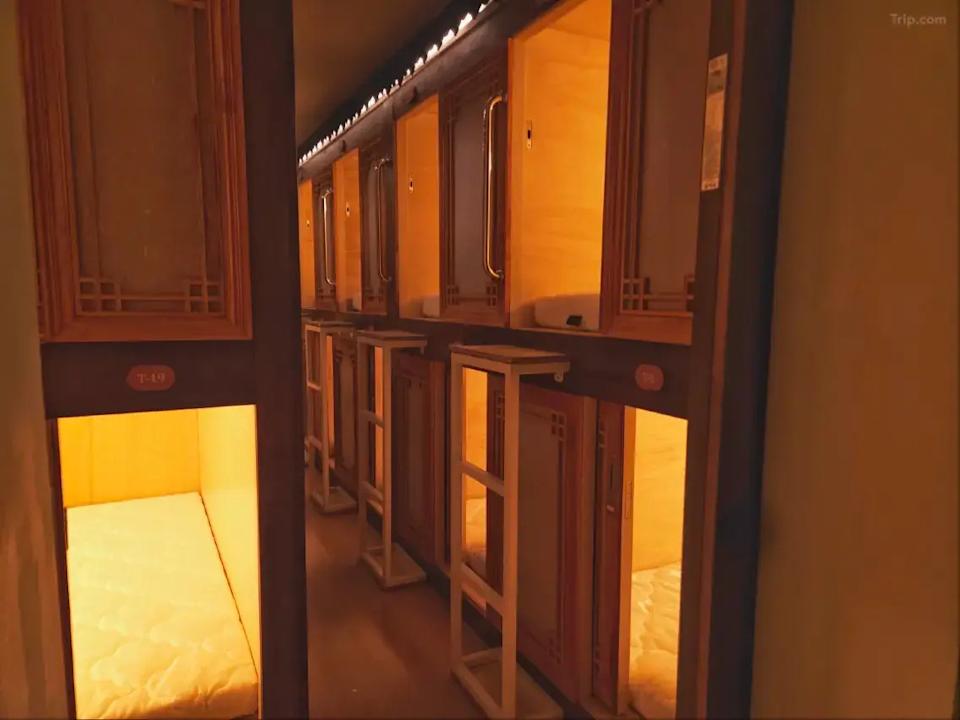 首爾膠囊旅館 | 82膠囊酒店
